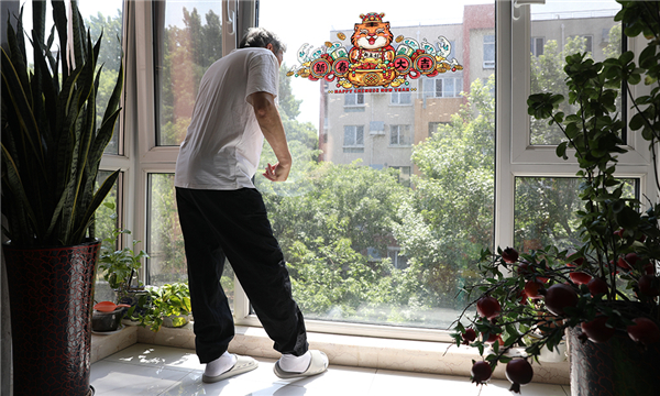 （圖）身體機(jī)能衰退，限制了老年人更好地融入社會(huì)生活.jpg