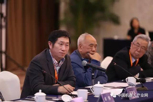2016中國物流裝備產(chǎn)業(yè)發(fā)展大會暨中國物流裝備企業(yè)家年會隆重召開 新松榮獲三項(xiàng)大獎